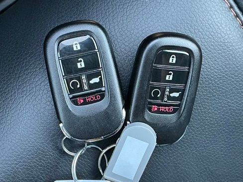 Certified 2025 Honda Pilot TrailSport image 24