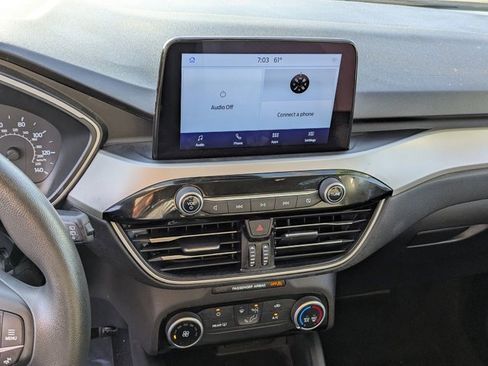 Used 2022 Ford Escape SE image 18