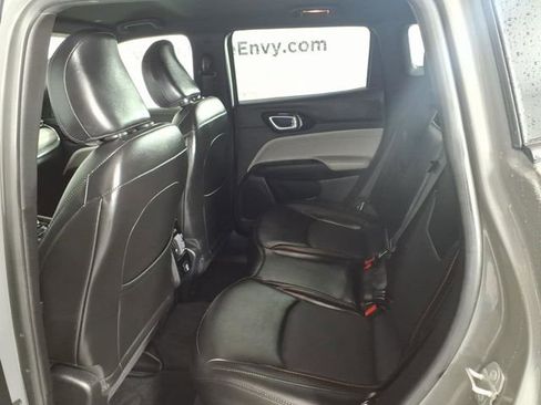 Used 2023 Jeep Compass Limited image 9