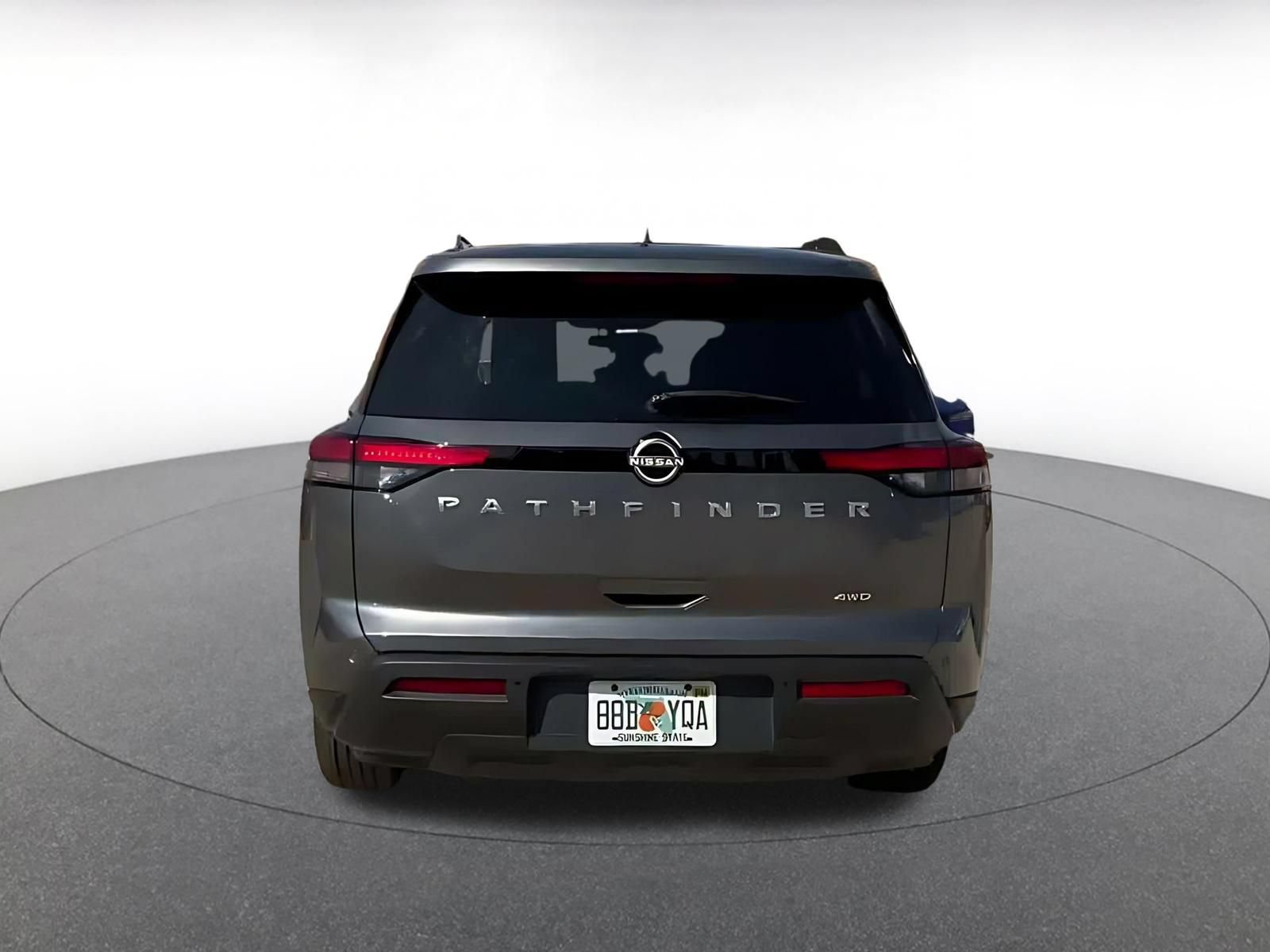 Used 2025 Nissan Pathfinder SV AWD/4WD image 12