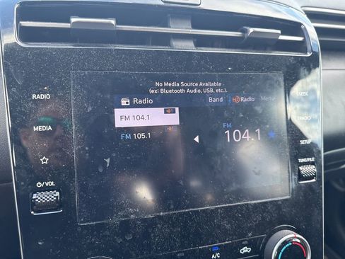 Used 2023 Hyundai Santa Cruz SEL image 18