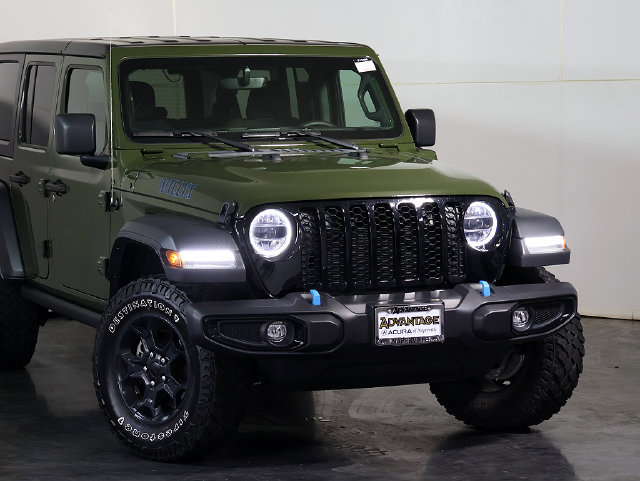 Used 2023 Jeep Wrangler Unlimited w/ Cold Weather Group AWD/4WD image 6