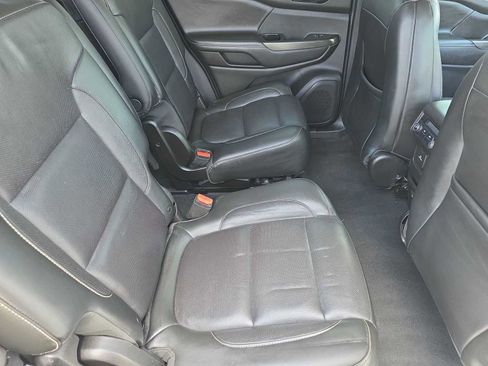 Used 2019 GMC Acadia SLT image 15