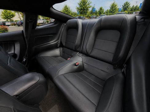Used 2016 Ford Mustang GT Premium w/ Black Accent Package RWD image 12