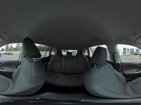 Used 2025 Toyota RAV4 LE image 41