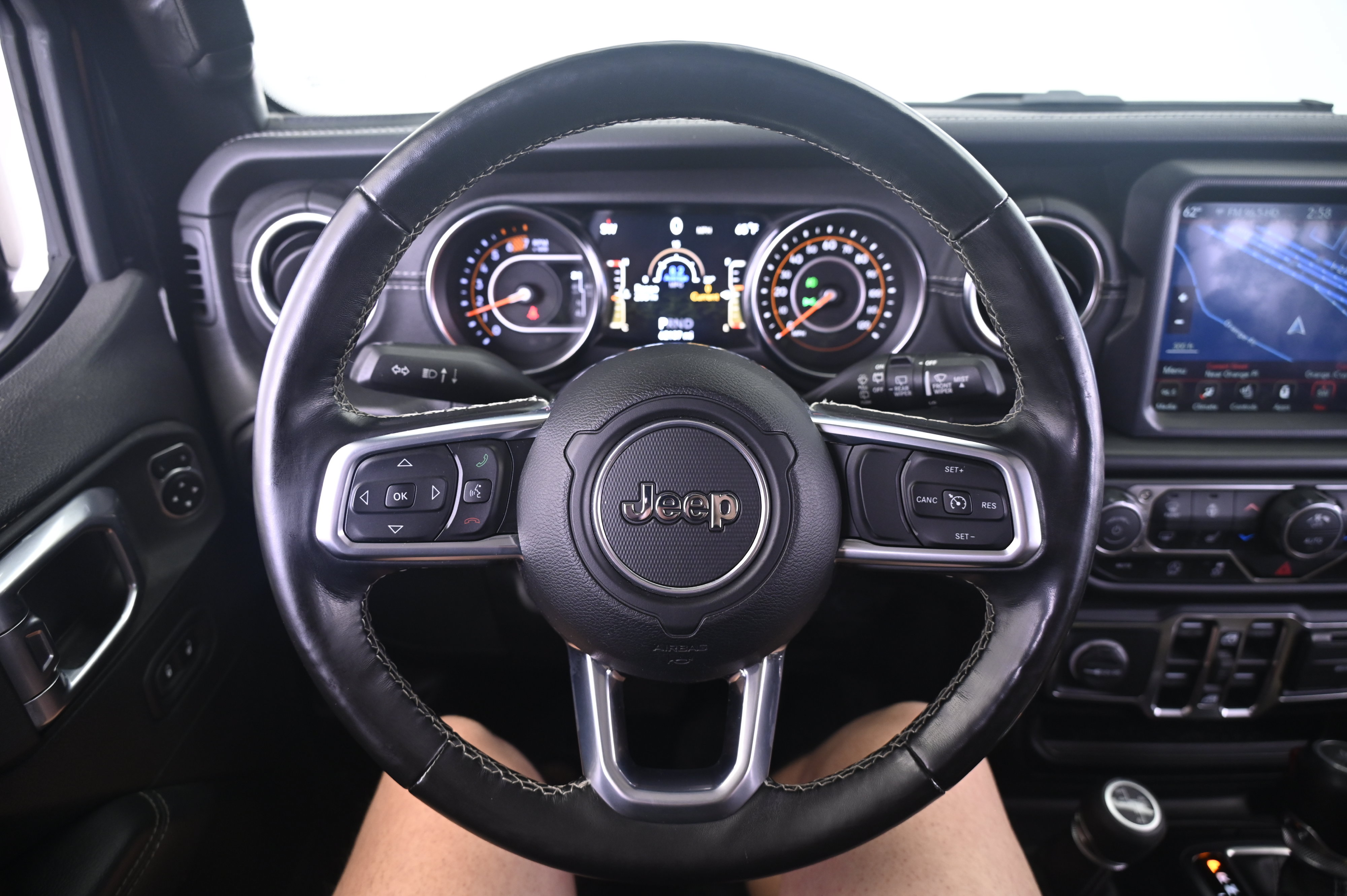 Used 2020 Jeep Wrangler Unlimited Sahara AWD/4WD image 33