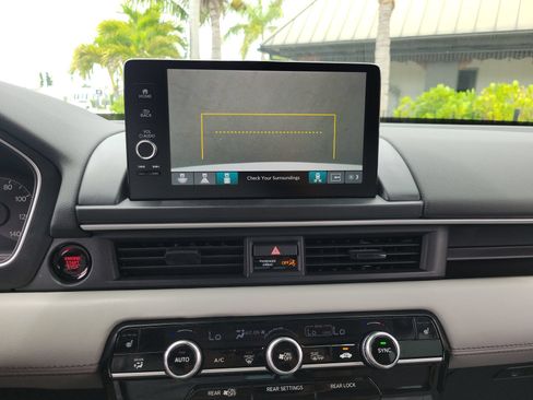 Used 2025 Honda Pilot Touring image 26