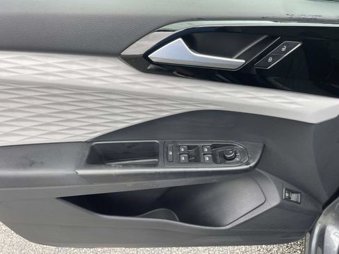 Certified 2023 Volkswagen Taos S FWD image 19