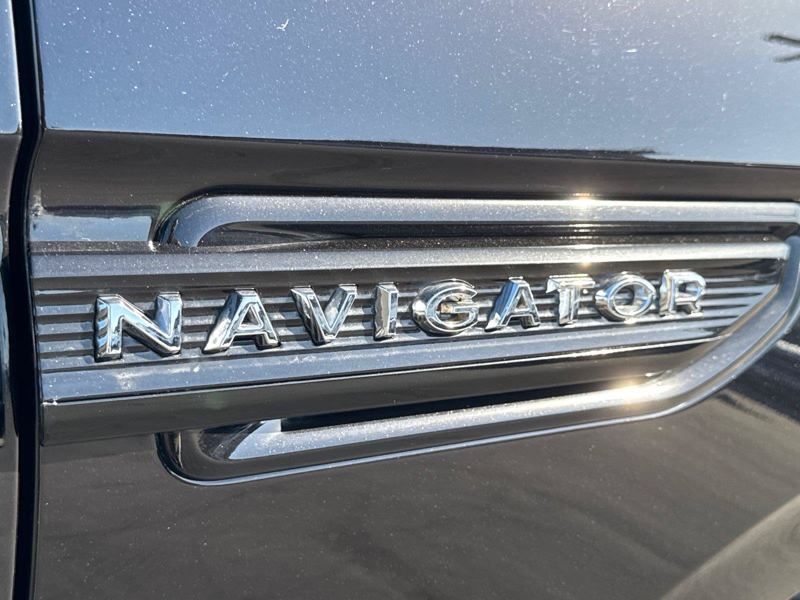 Used 2022 Lincoln Navigator L Reserve AWD/4WD image 8
