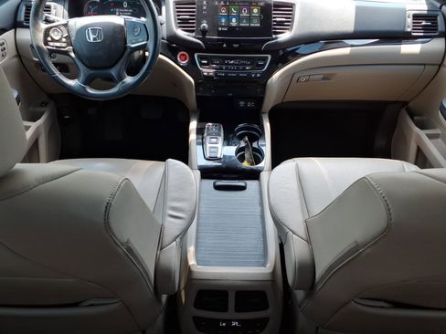 Used 2022 Honda Pilot Touring image 17