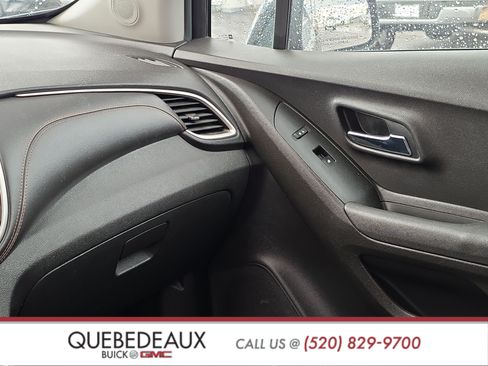 Used 2019 Chevrolet Trax LT FWD image 17
