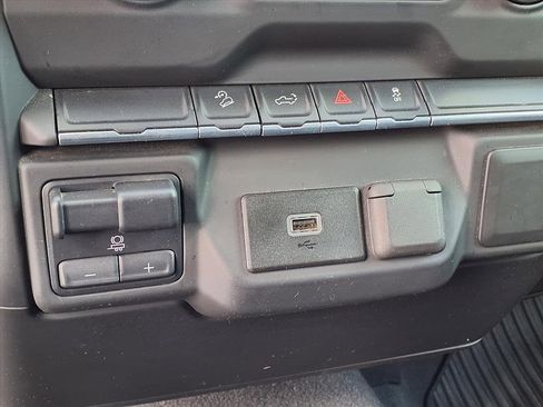 Used 2019 Chevrolet Silverado 1500 Custom Trail Boss image 29