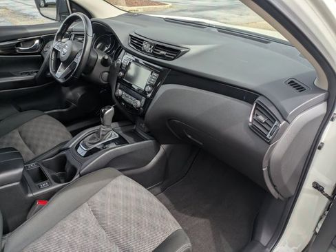 Used 2022 Nissan Rogue Sport SV FWD image 19
