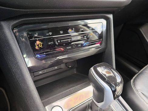 Used 2023 Volkswagen Tiguan SE FWD image 22