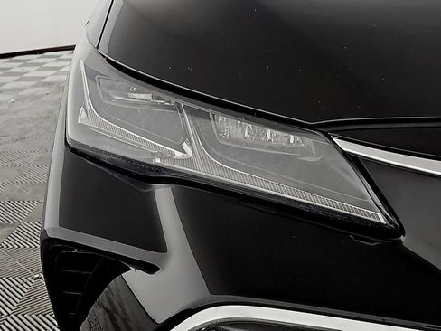 Used 2019 Toyota Avalon Limited image 9