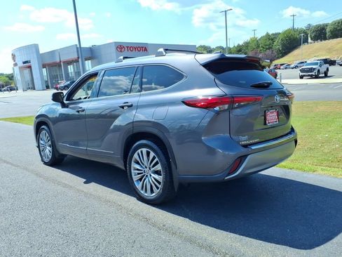 Used 2022 Toyota Highlander Platinum AWD/4WD image 24