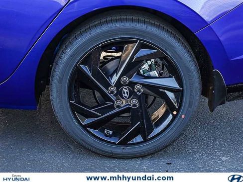 New 2026 Hyundai Elantra SEL Sport FWD image 11
