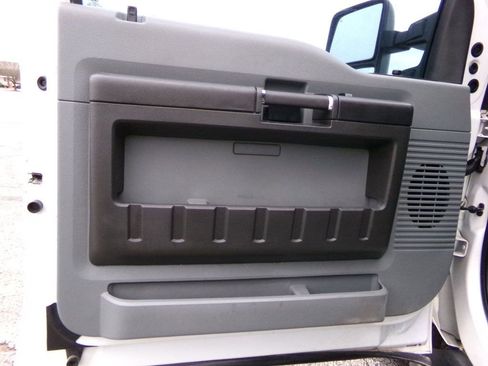 Used 2014 Ford F250 XL w/ Power Equipment Group image 18