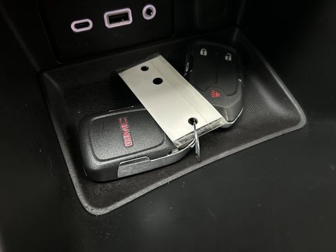 Used 2021 GMC Terrain SLE image 45