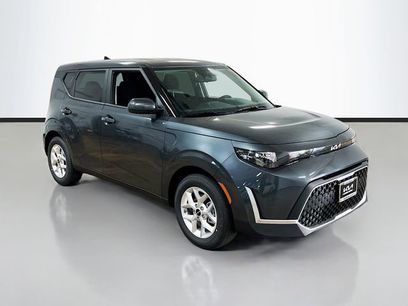New 2025 Kia Soul LX