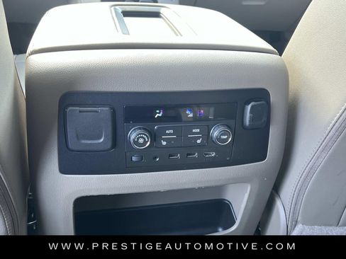 Used 2019 GMC Yukon SLT w/ Open Road Package image 16