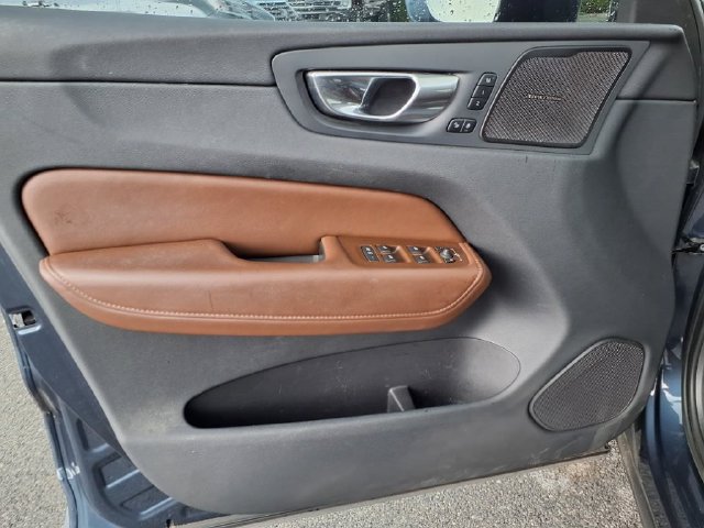 Used 2023 Volvo XC60 B5 Ultimate w/ Protection Package Premier FWD image 17
