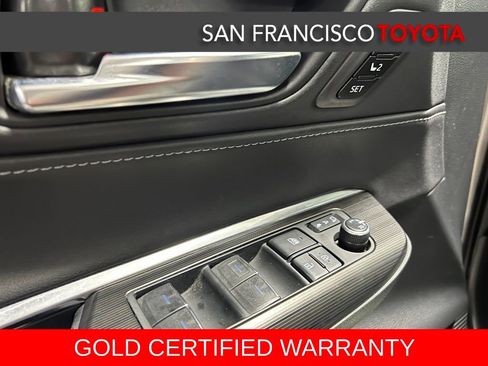 Certified 2021 Toyota Venza XLE image 37