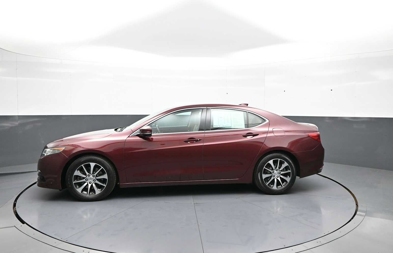 Used 2015 Acura TLX w/ Technology Package FWD image 9