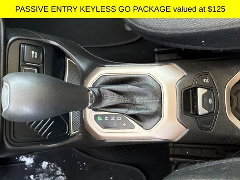 Used 2016 Jeep Renegade Latitude image 7