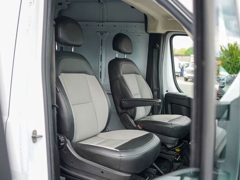 Used 2023 RAM ProMaster 2500 FWD image 23