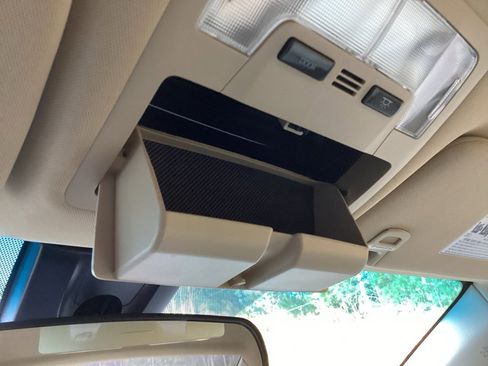 Used 2018 Toyota Avalon XLE image 63