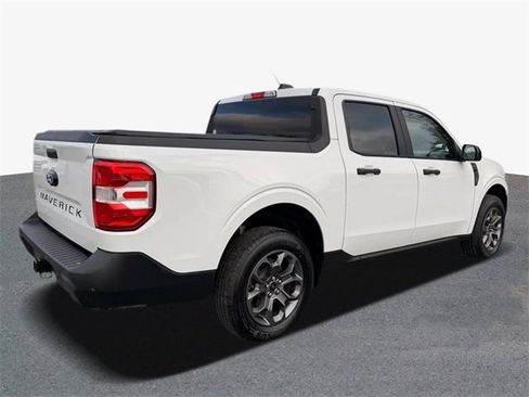 Used 2025 Ford Maverick XLT w/ Equipment Group 301A image 3