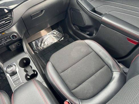 Used 2025 Ford Escape ST-Line image 15