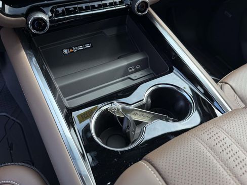 New 2026 Chevrolet Tahoe High Country image 13