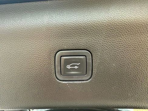 Used 2019 Buick Enclave Avenir w/ Avenir Technology Package image 16