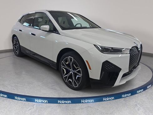 Used 2024 BMW iX xDrive50 w/ Sport Package image 4