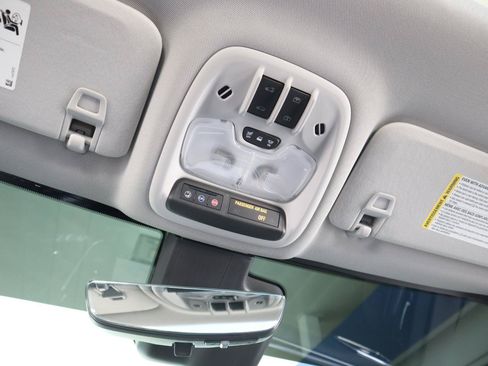 Used 2022 Chevrolet Bolt EUV Premier w/ Launch Edition FWD image 48