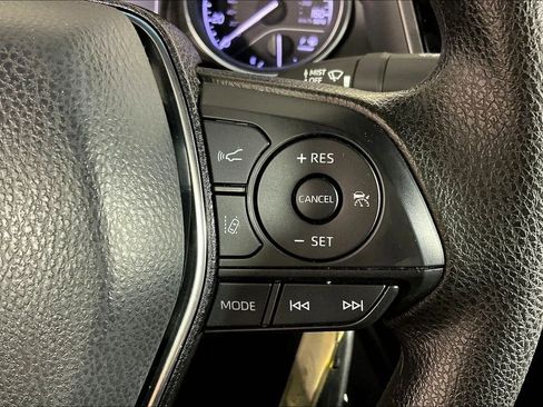 Used 2019 Toyota Camry LE image 28