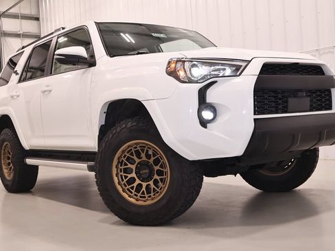 Used 2023 Toyota 4Runner TRD Off-Road Premium w/ Off Road Premium Plus Package AWD/4WD image 43