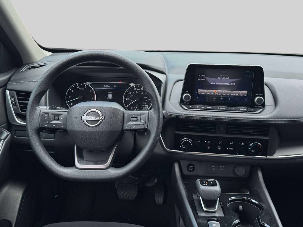 Used 2025 Nissan Rogue S AWD/4WD image 12