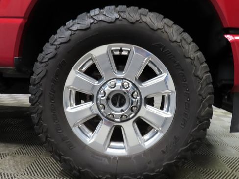 Used 2024 Ford F250 Platinum w/ FX4 Off-Road Package image 8