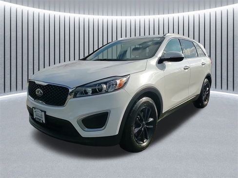 Used 2017 Kia Sorento LX w/ LX V6 Convenience Package image 17