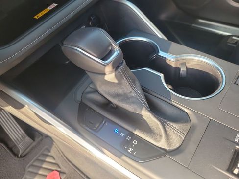 Certified 2024 Toyota Highlander XSE image 32