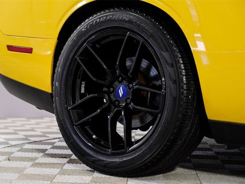 Used 2017 Dodge Challenger R/T image 50