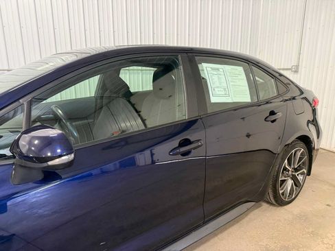 Used 2022 Toyota Corolla SE w/ SE Premium Package FWD image 7