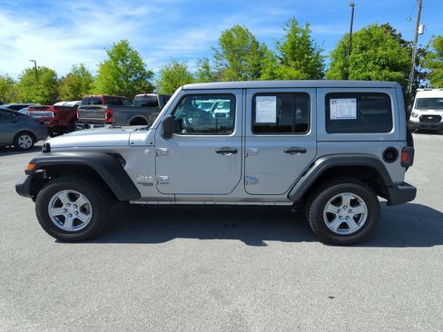 Used 2021 Jeep Wrangler Unlimited Sport w/ Sun And Sound Package AWD/4WD image 8