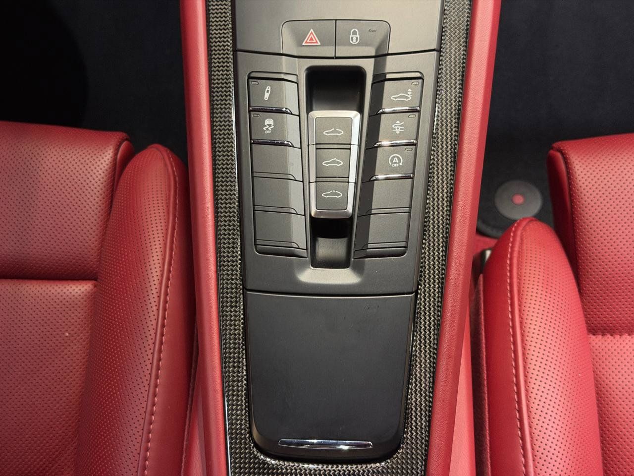 Used 2018 Porsche 911 Carrera 4S AWD/4WD image 24