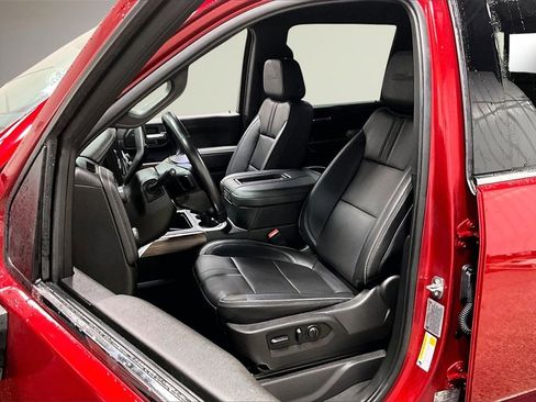 Used 2022 Chevrolet Silverado 3500 High Country w/ Technology Package image 22