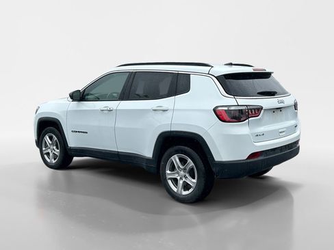 Used 2024 Jeep Compass Latitude w/ Altitude Special Edition AWD/4WD image 3