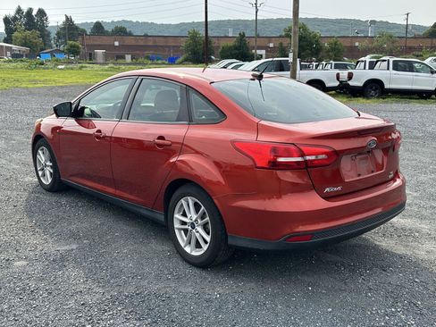 Used 2018 Ford Focus SE FWD image 6